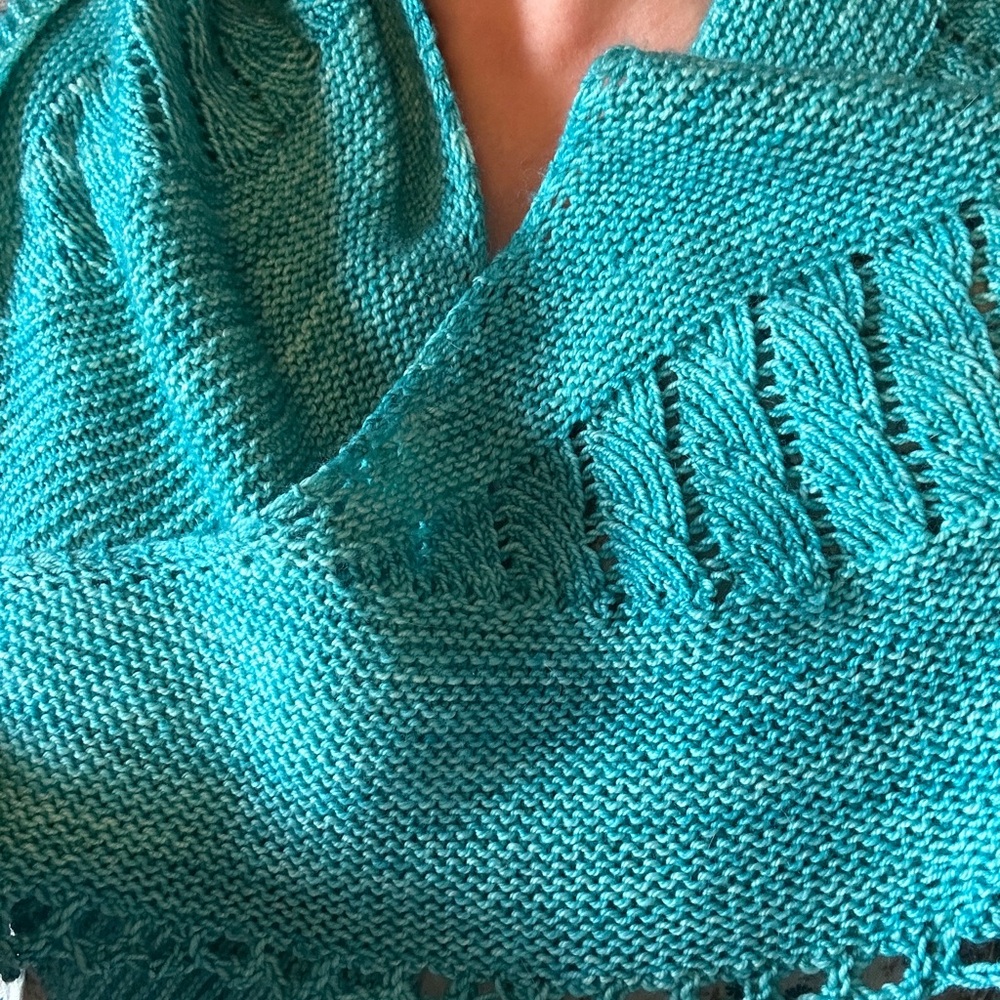 Blue Knitted Scarf with Textured Knit and Decorative Border